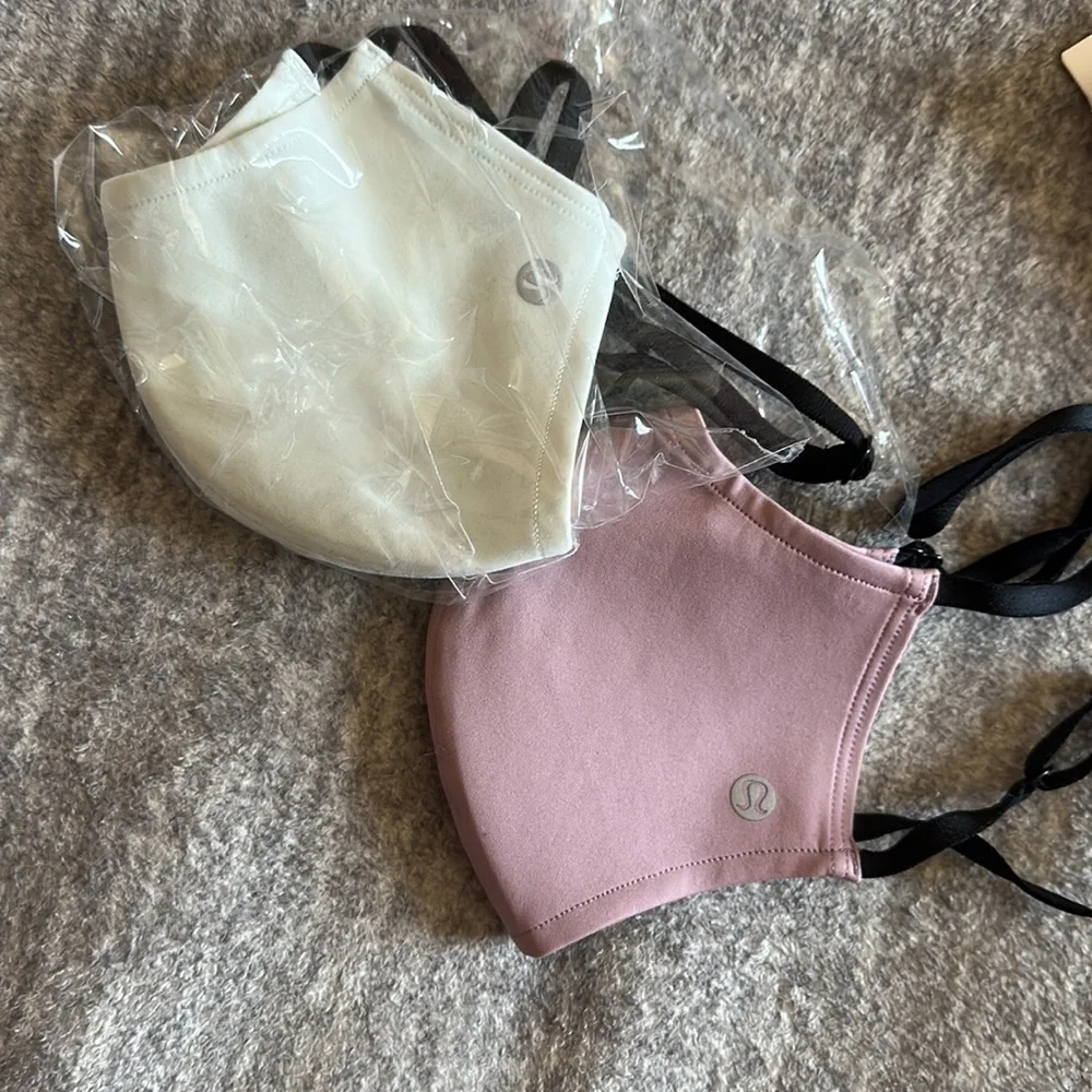 🍋lululemon athletica Double Strap Face Masks - Cream and Pink